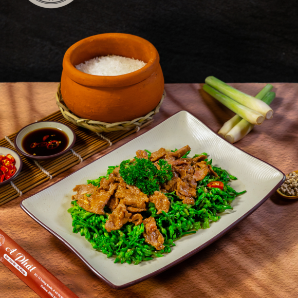 Thịt bò xào hoa thiên lý